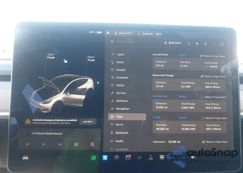 2021 Tesla Model Y Long Range Dual Motor All-Wheel Drive z USA, uszkodzony, nr VIN 5YJYGDEE3MF125592